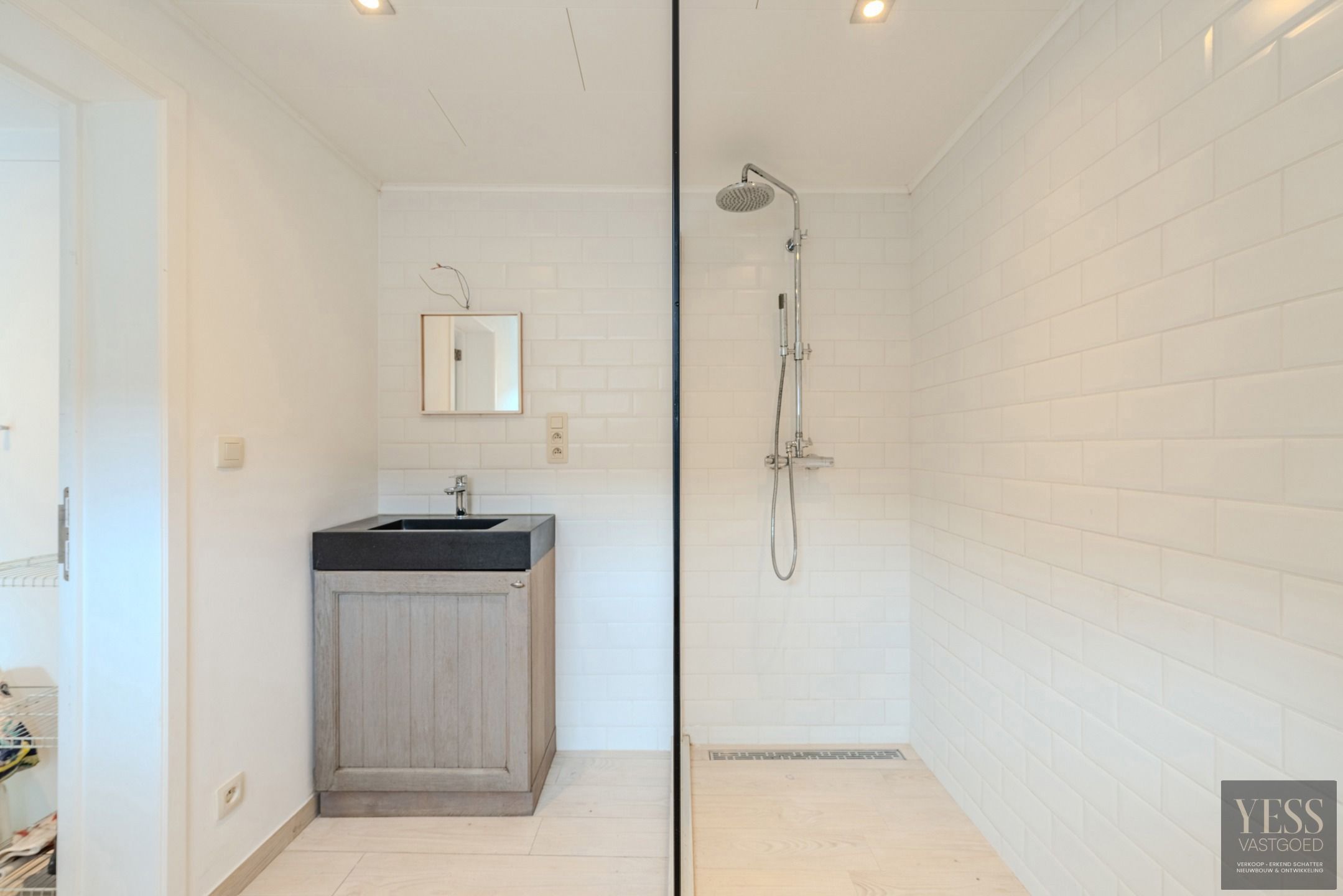 Charmante woning te koop in de Stationsstraat te Lissewege! foto 18