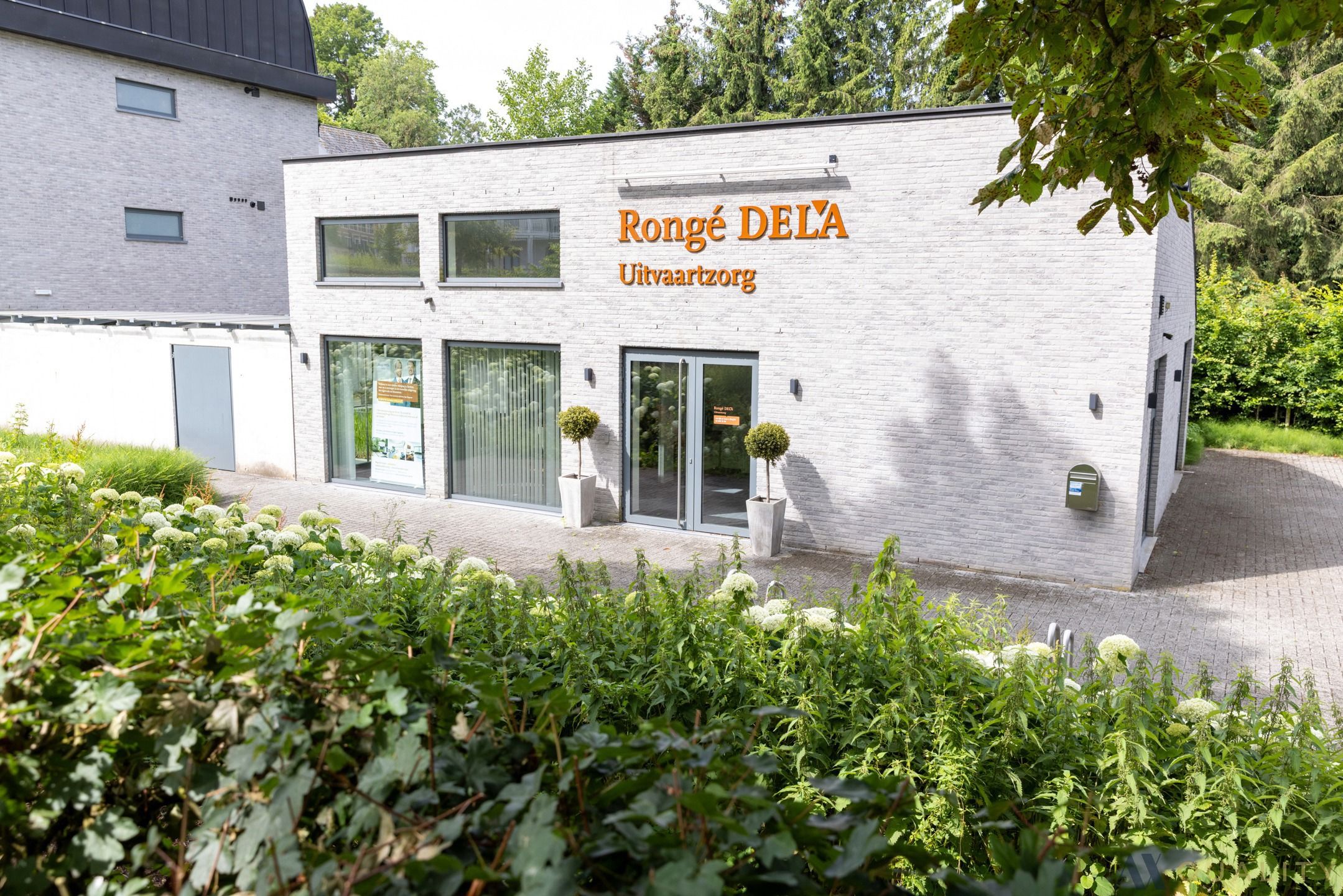 Instapklare kantoor- of praktijkruimte in het hart van Bornem foto 19