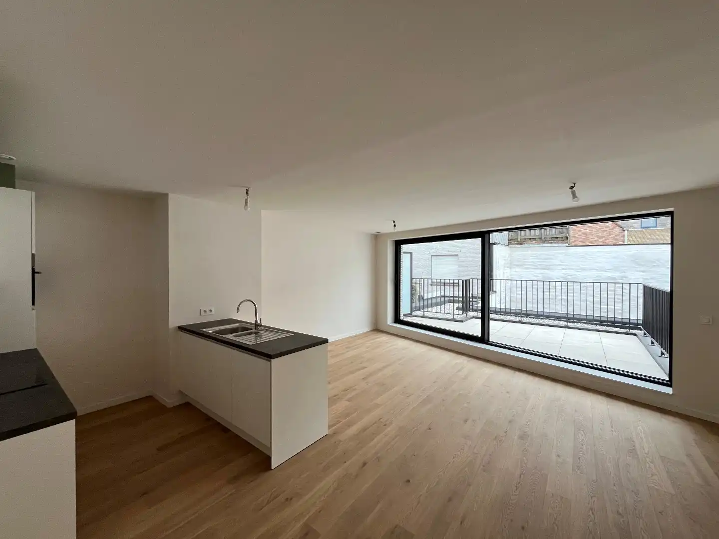 Nieuwbouwappartement nabij het strand foto 4