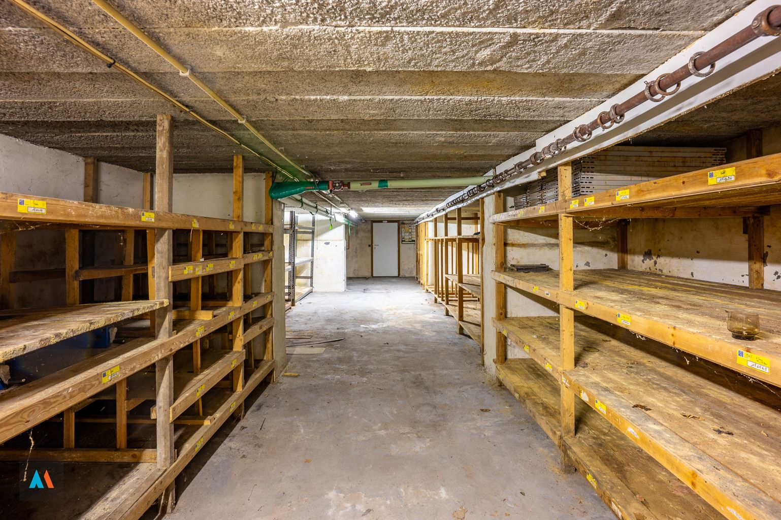 Garagebedrijf met woonst foto 17