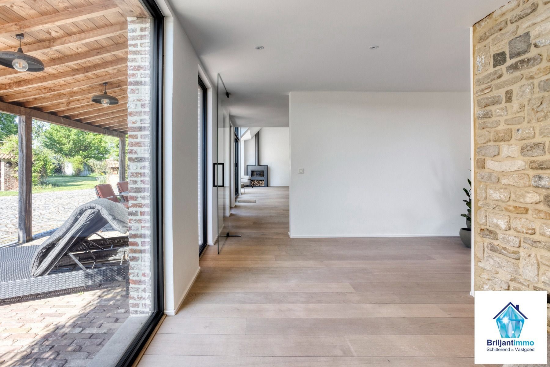 Authentieke, gerenoveerde hoeve te midden van het groen foto 15