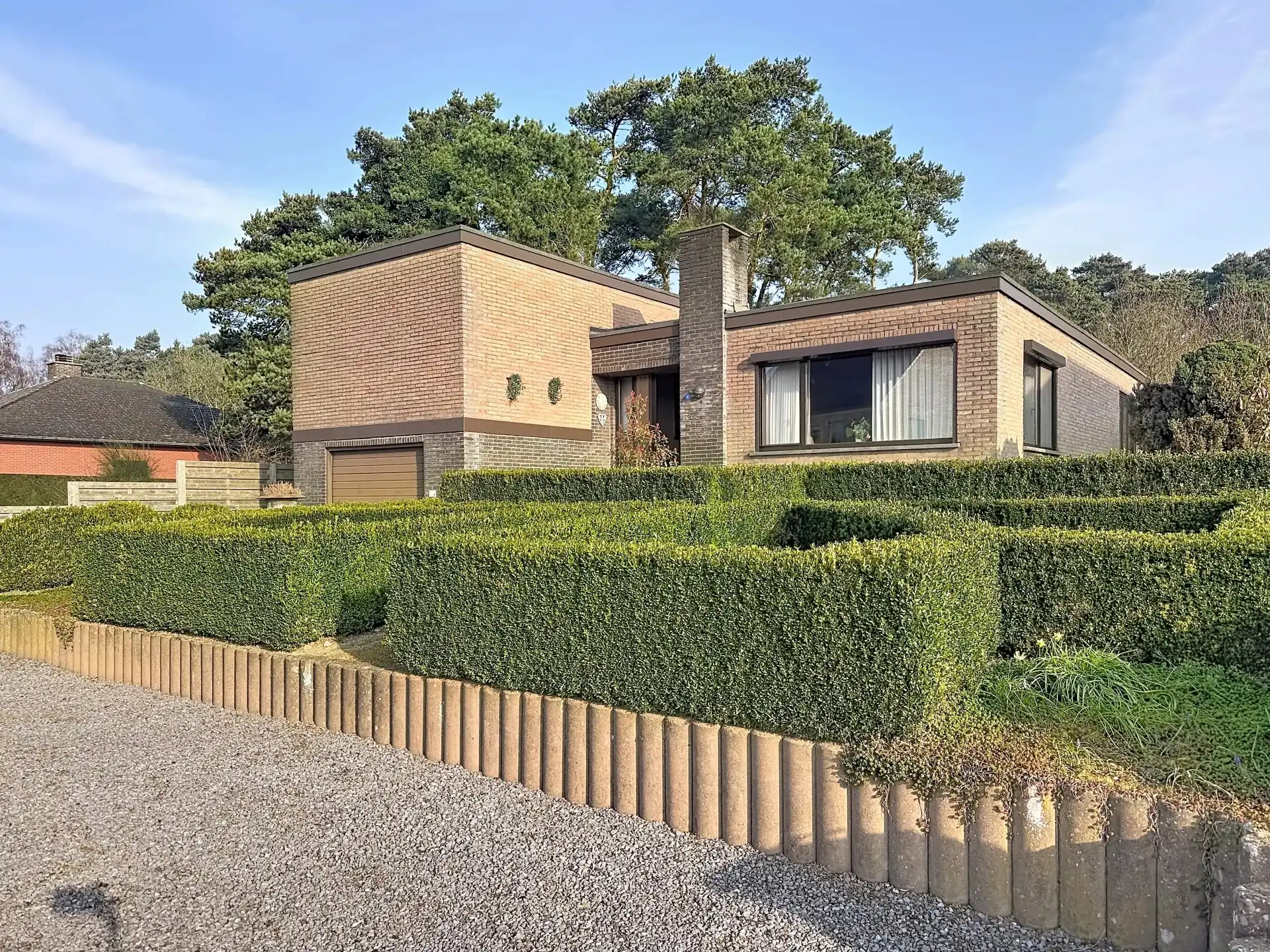 Hoofdfoto van de publicatie: Verzorgde woning met 3 slaapkamers op mooi perceel.