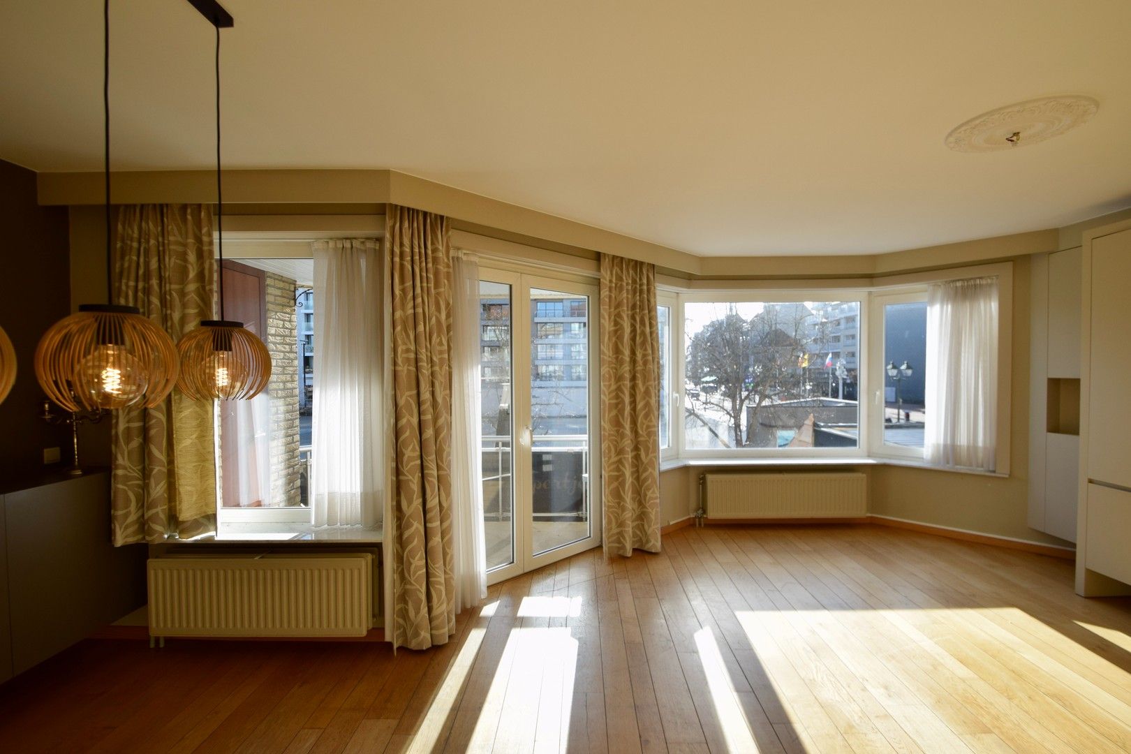 Twee slaapkamer appartement met terras gelegen aan het Alfred Verweeplein, centrum Knokke. foto 9