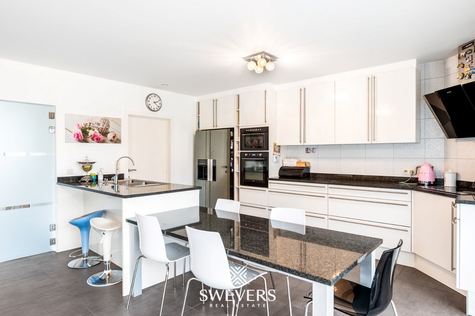 Zeer ruime, instapklare woning met 5 slaapkamers en 3 badkamers in Heusden-Zolder foto 8