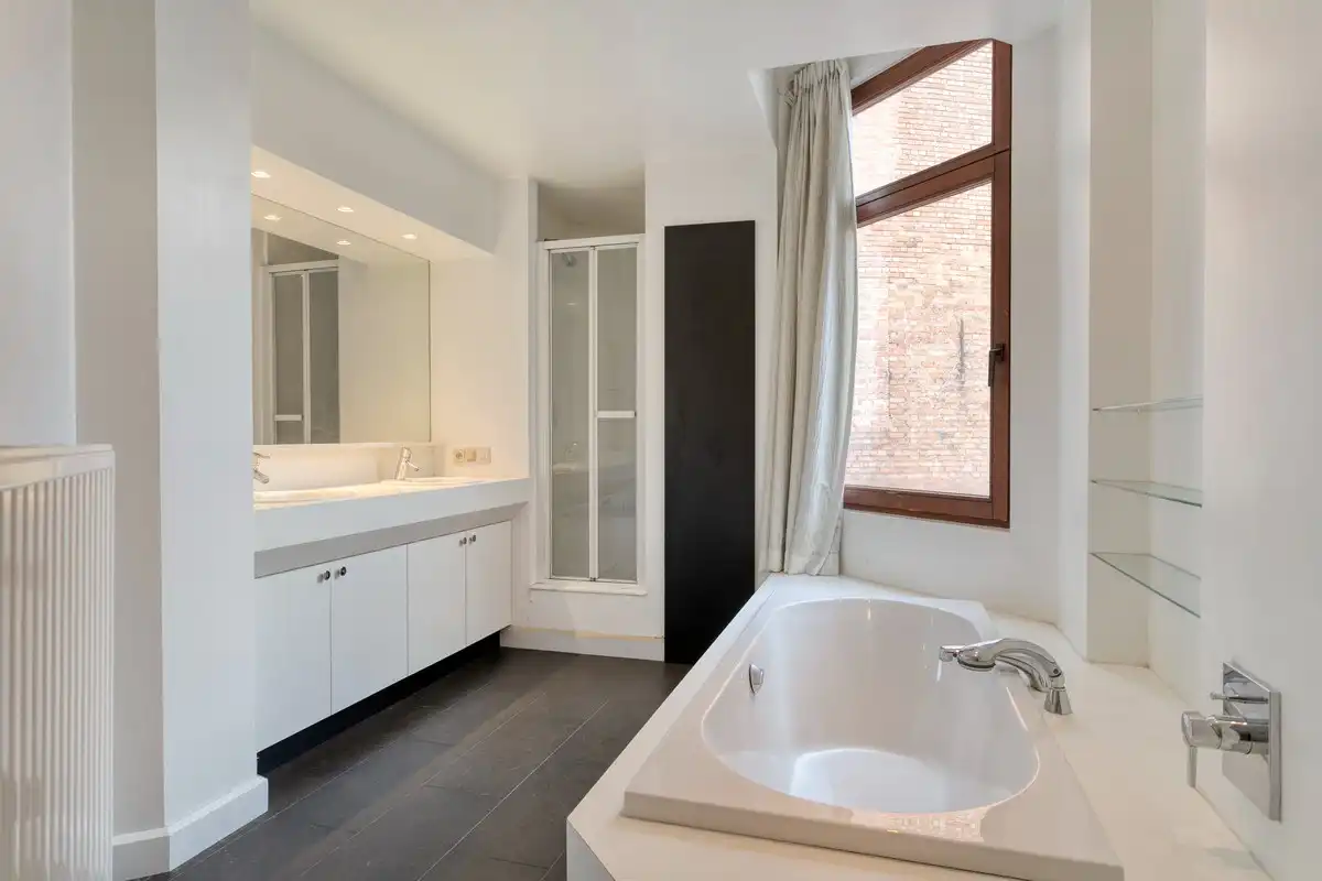 Woon-werkpand met uitzonderlijke garage (±90 m²) nabij centrum Gent foto 22