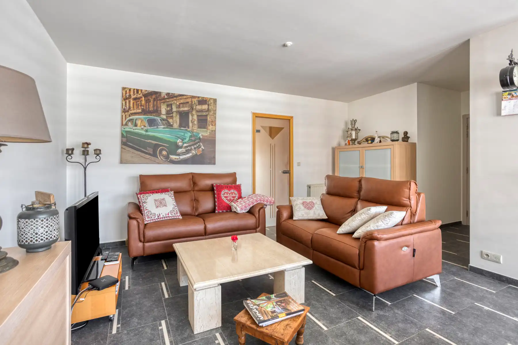 Instapklaar 3-slaapkamerappartement met ruim terras foto 3