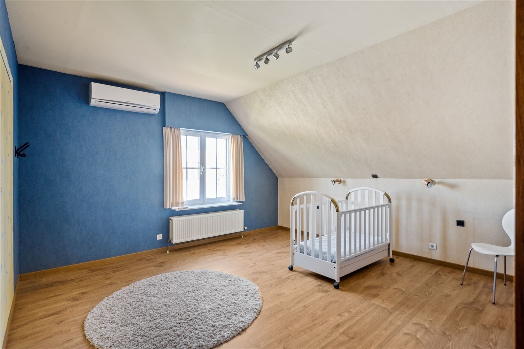 Standigvolle woning met bijgebouw te Putte foto 11