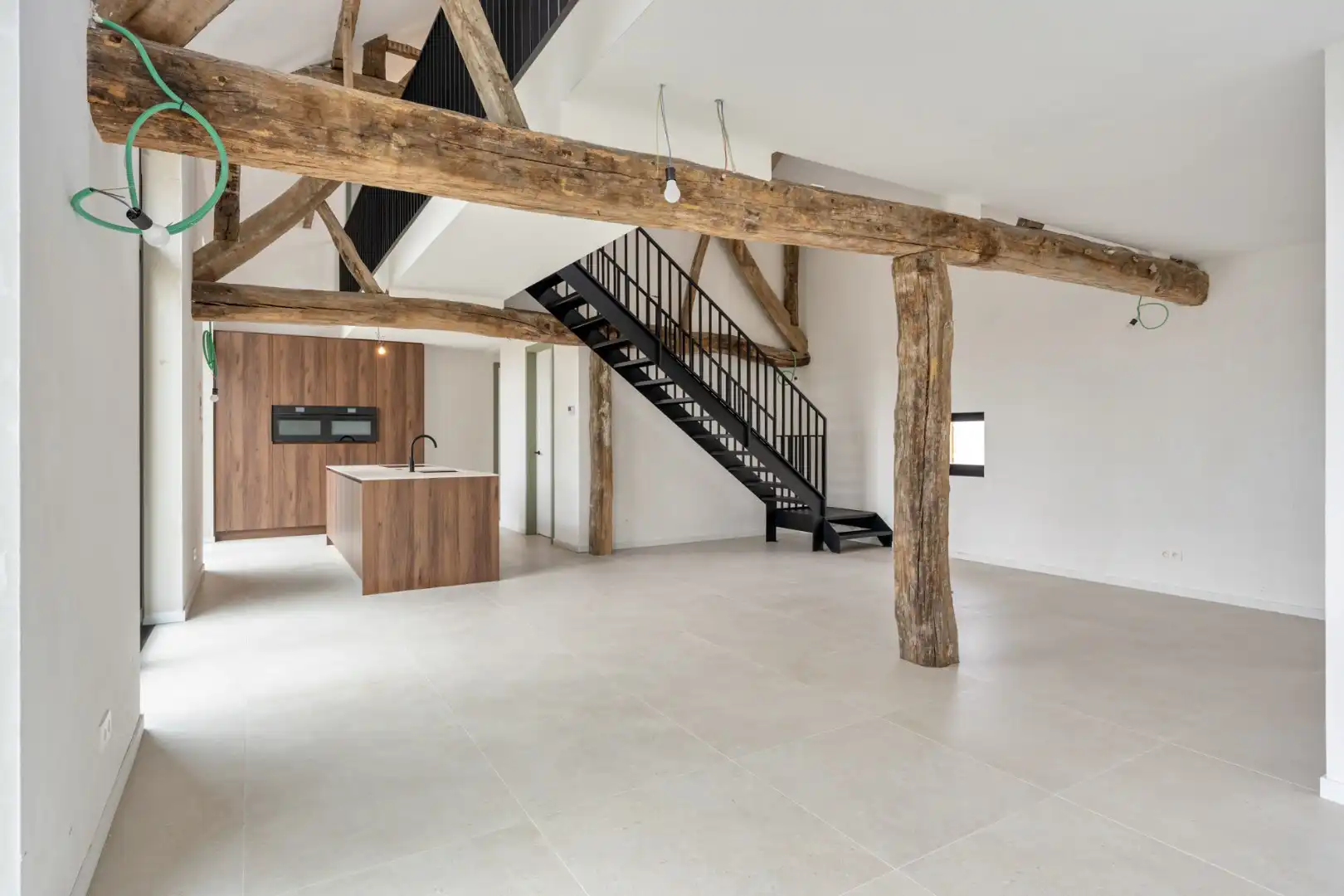 Exclusieve woning in volledig heropgebouwde hoeve op een perceel van 4a60ca!  foto 9