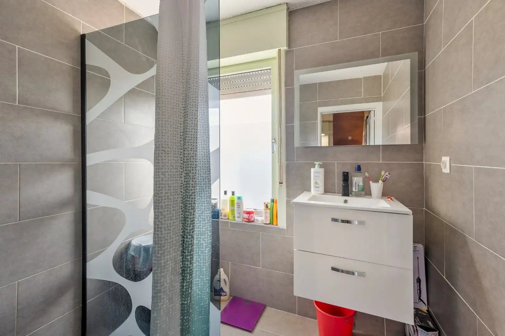 OP TE FRISSEN WONING MET 3 SLAAPKAMERS, BUREAURUIMTE, GARAGE EN  TUIN foto 13