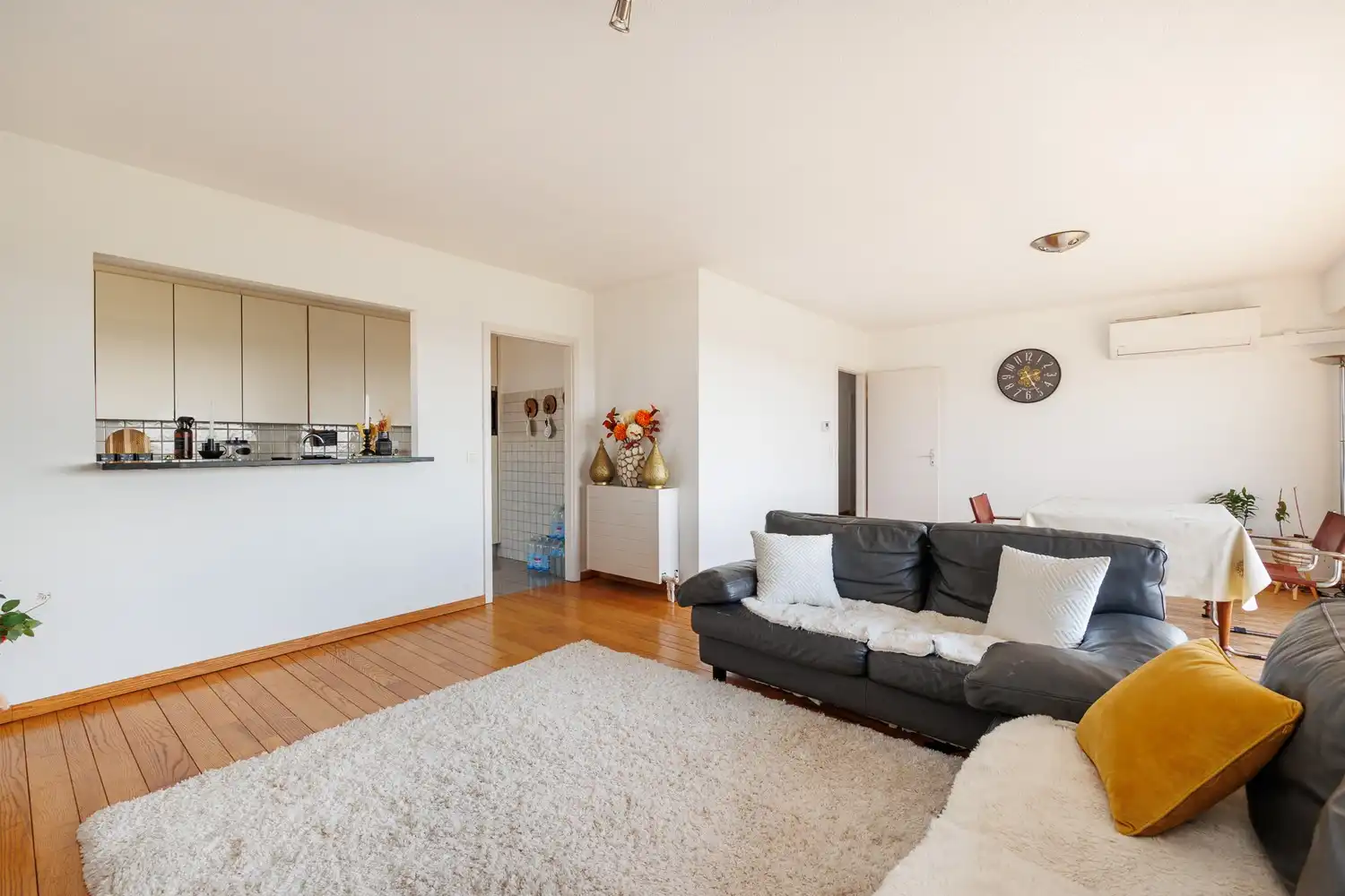 Instapklaar 3-slaapkamerappartement met prachtig panoramisch zicht foto 3