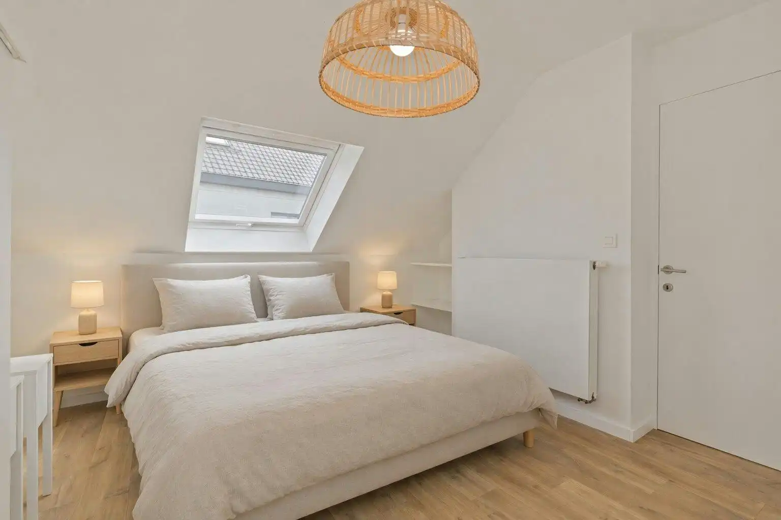 Karaktervolle en instapklare duplex badend in het licht foto 9