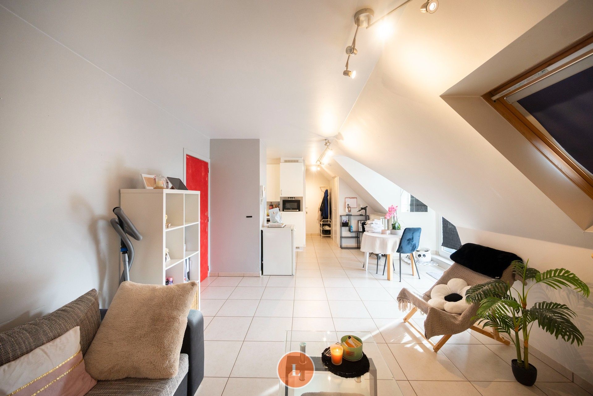 Tof recent appartement met garage in centrum Rekkem foto 2