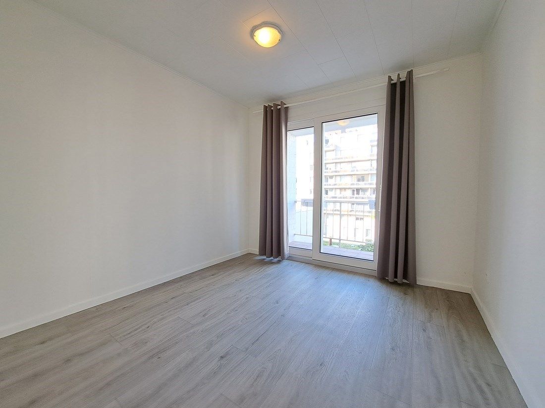 Knap gerenoveerd appartement te Genk centrum foto 11