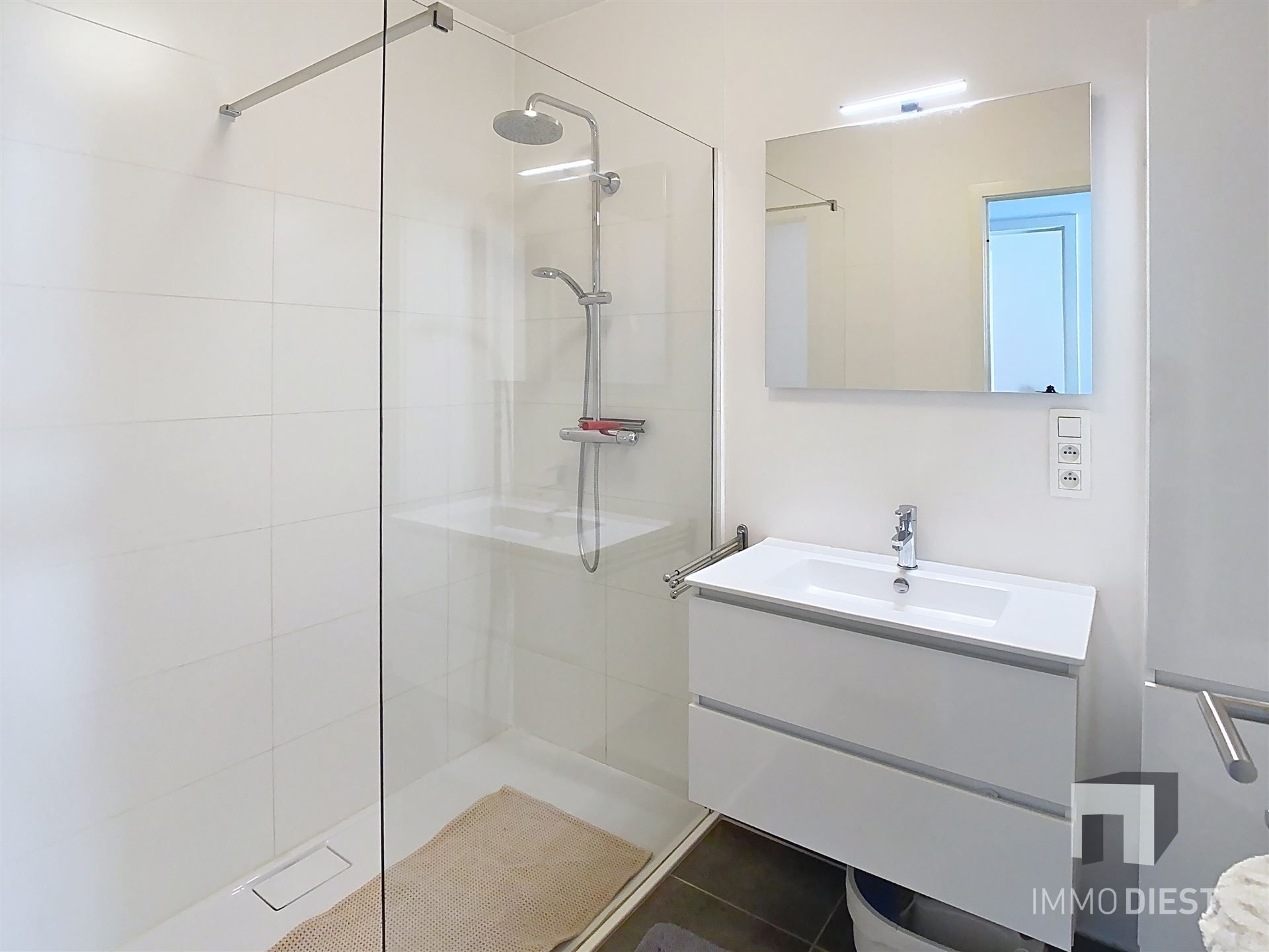 Trendy ruim, zonnig appartement op Ezeldijk  foto 19