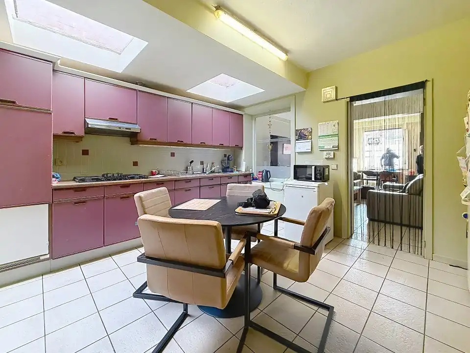 Op te frissen stadswoning in het centrum van Roeselare foto 4