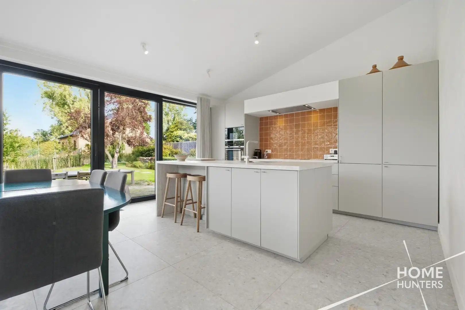 Karaktervolle landelijke woning,volledig vernieuwd en klaar voor de laatste persoonlijke afwerking foto 23