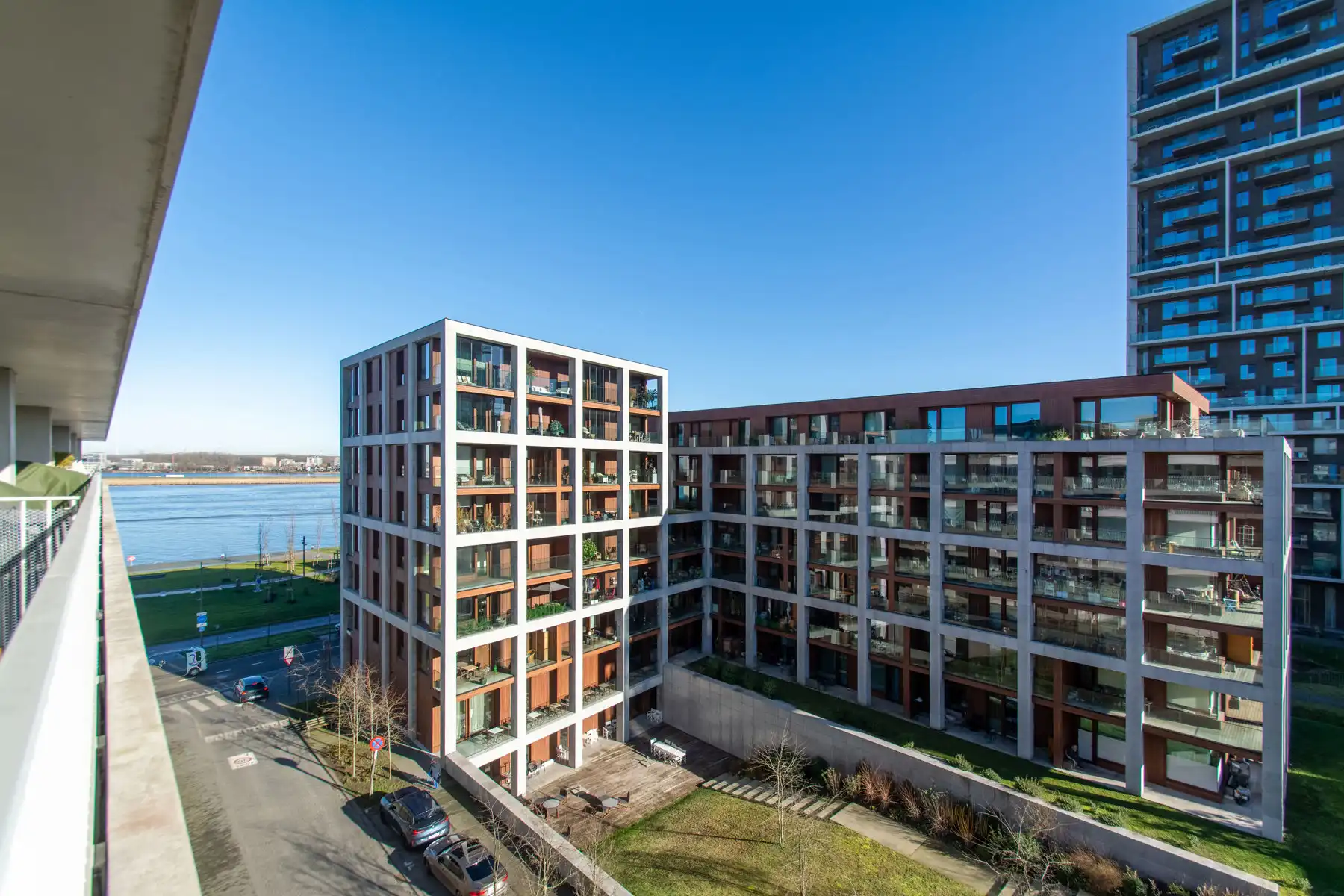 Prachtige gemeubelde studio met zicht op de Schelde foto 6