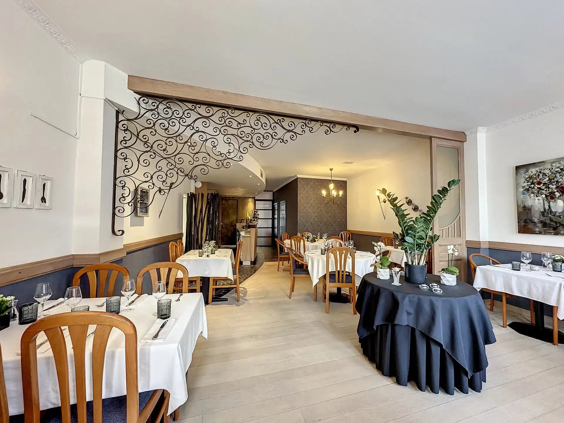 Handelspand (frituur met restaurant en feestzaal) met duplex-appartement met een bewoonbare oppervlakte van 400m² in Mol-Gompel. foto 2