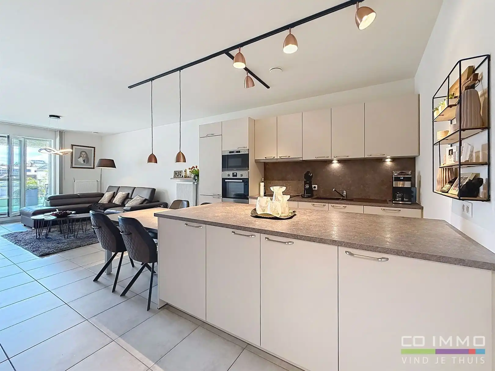 Instapklaar appartement, 1 slpk, autostaanpl. en kelder foto 6