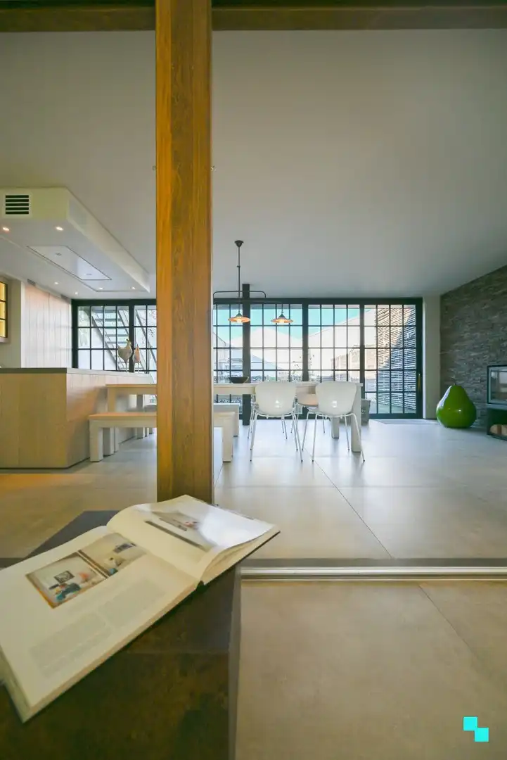 Piekfijn afgewerkte handelsruimte te Kachtem foto 11