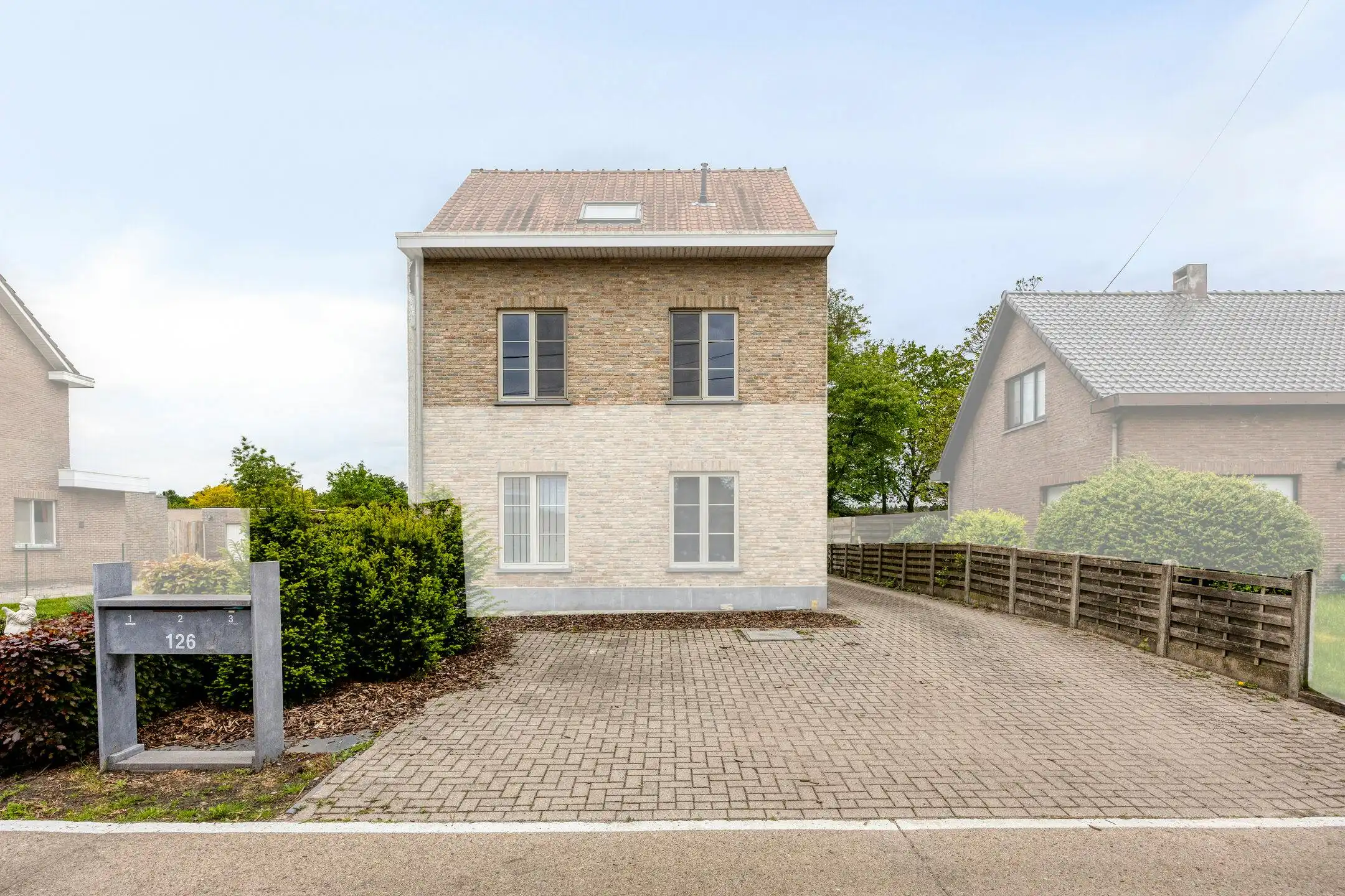 Instapklaar appartement met twee slaapkamers in Wuustwezel! foto 2