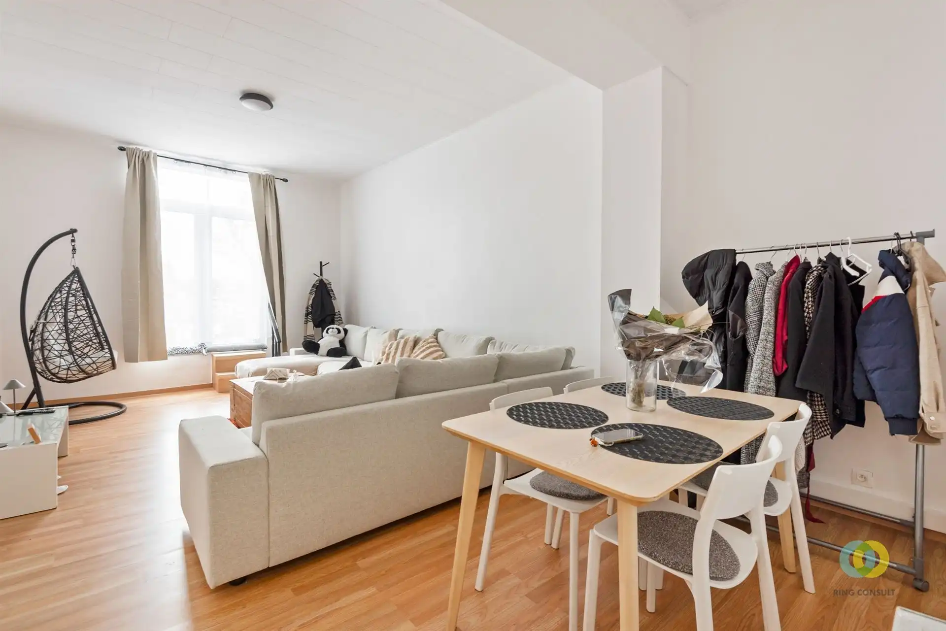 appartementsgebouw met drie units foto 9