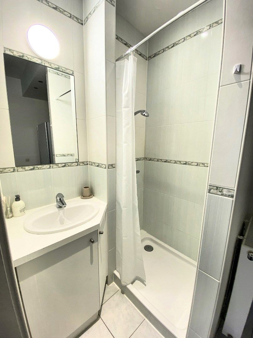 Prachtig 2 slaapkamer -appartement op de zeedijk van Oostduinkerke ! foto 8