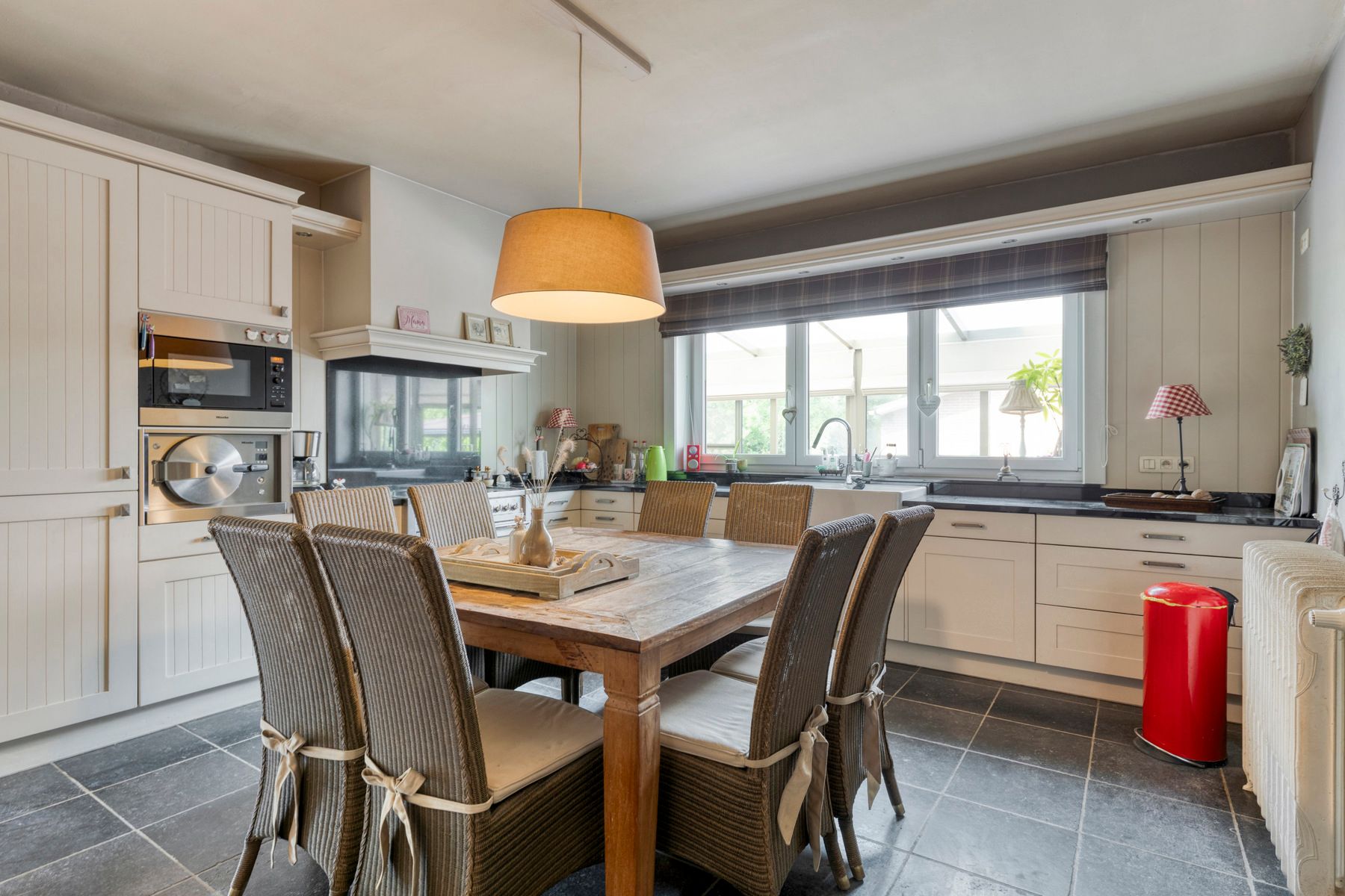 Hoofdfoto van de publicatie: Woning met loods: ideaal om wonen en werken te combineren