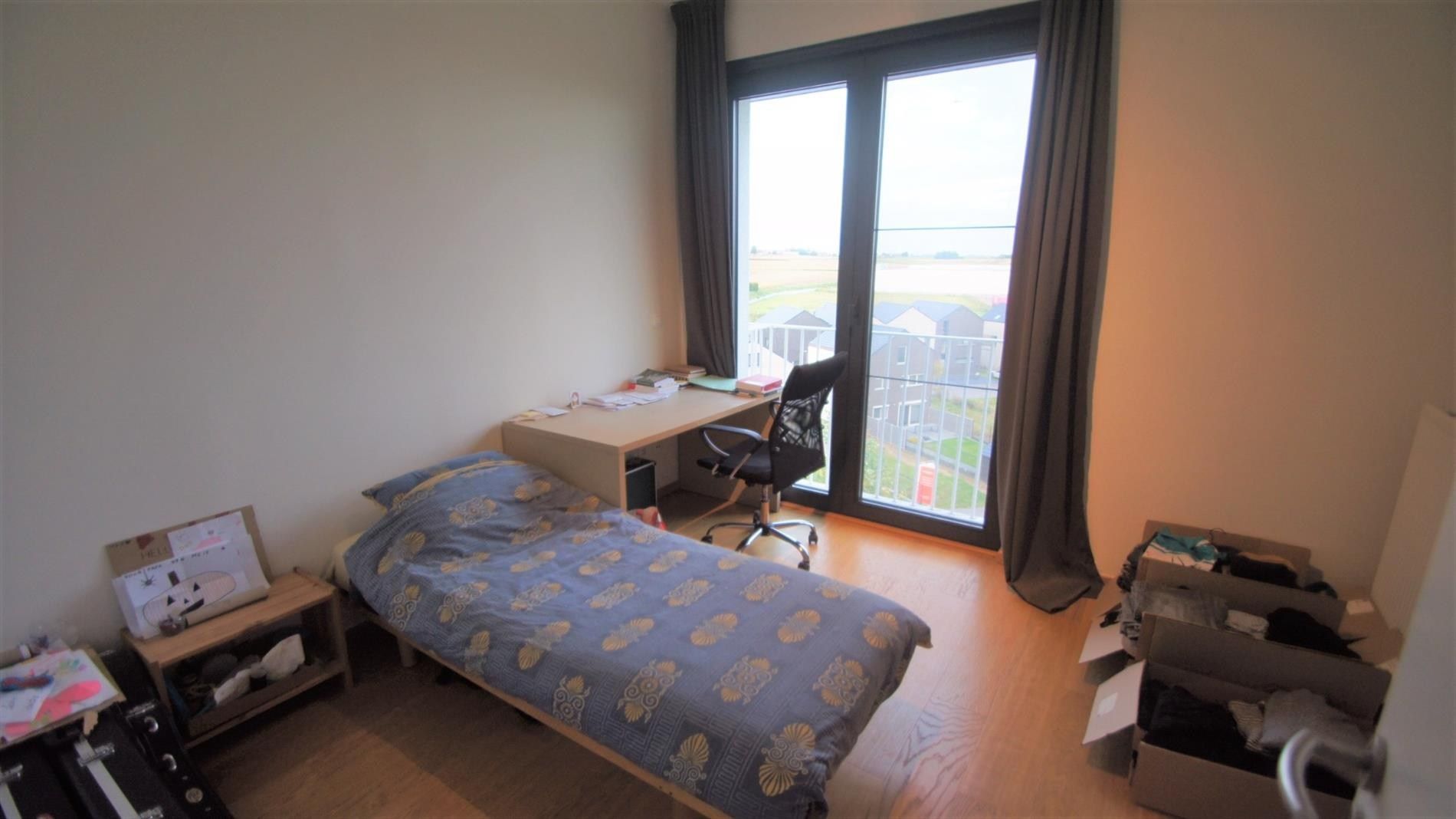 Ruime en moderne penthouse met 2 slpks, terras + autostaanplaats foto 5