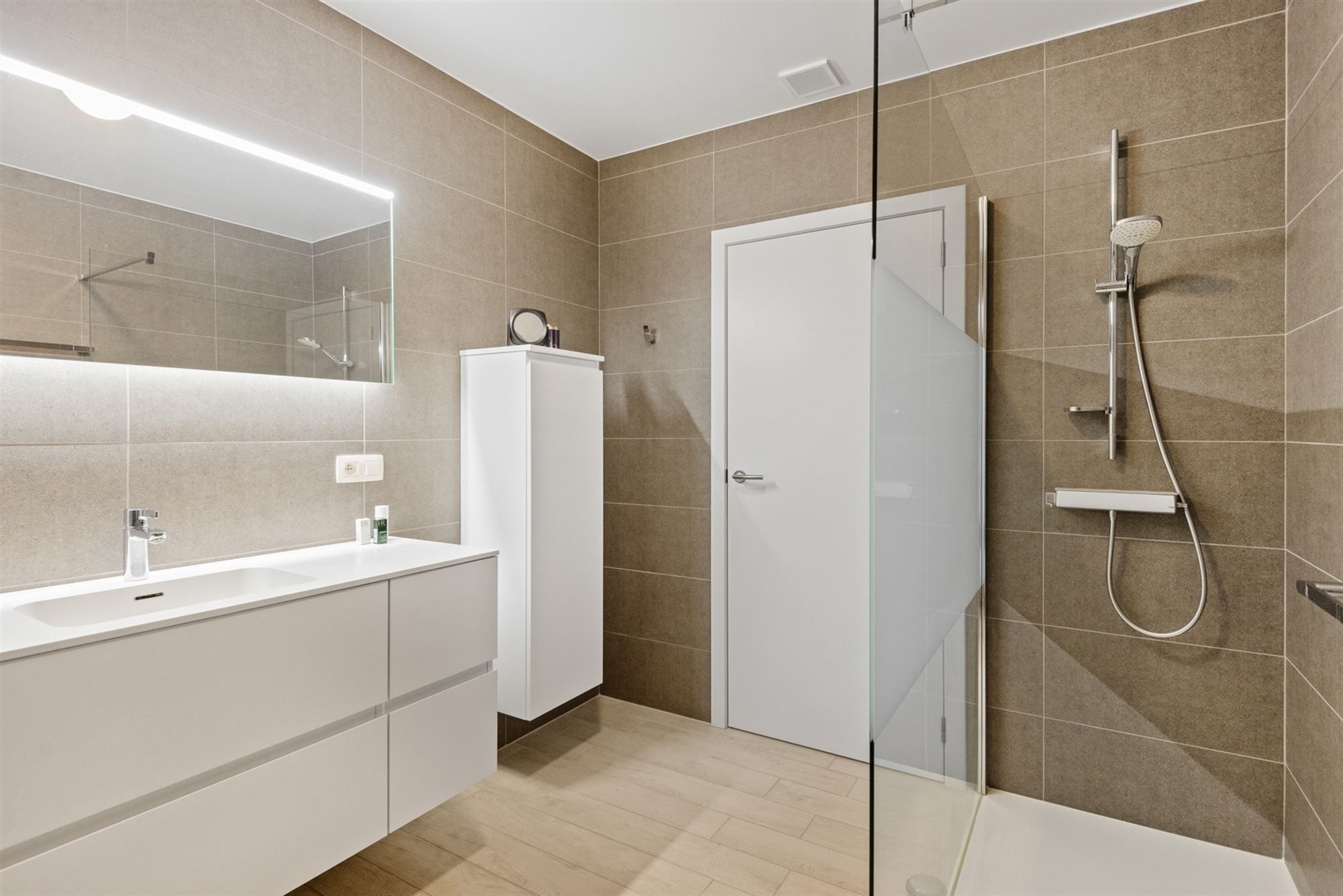 Recent 3-slaapkamer appartement  in het centrum van Lier foto 9