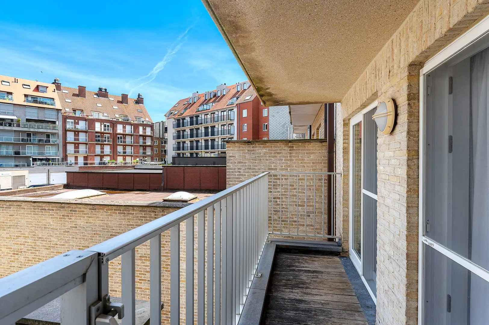 Gerenoveerd 3 slaapkamerappartement met zijdelings zeezicht. foto 18