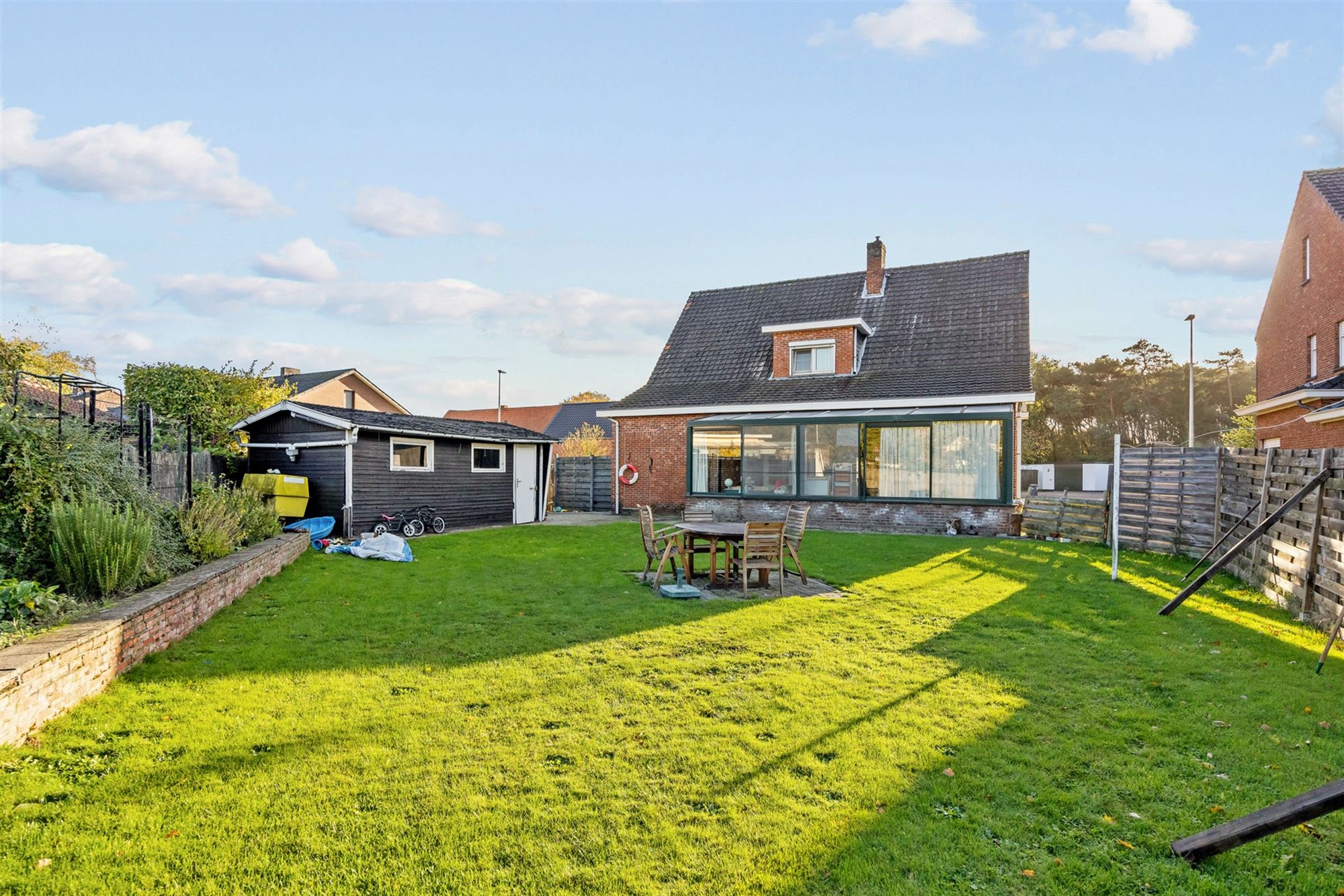 CHARMANTE,DEELS GERENOVEERDE WONING , GEEN RENOVATIEPLICHT !  foto 24