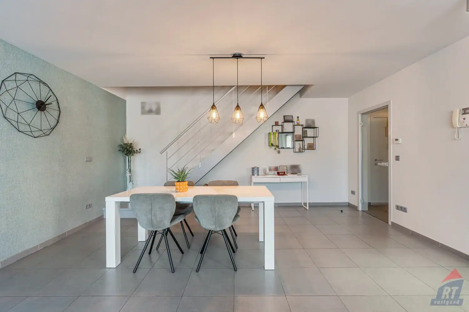Ruime duplex met 2 slaapkamers, 2 terrassen en autostaanplaats op topligging in Sint-Truiden foto 6