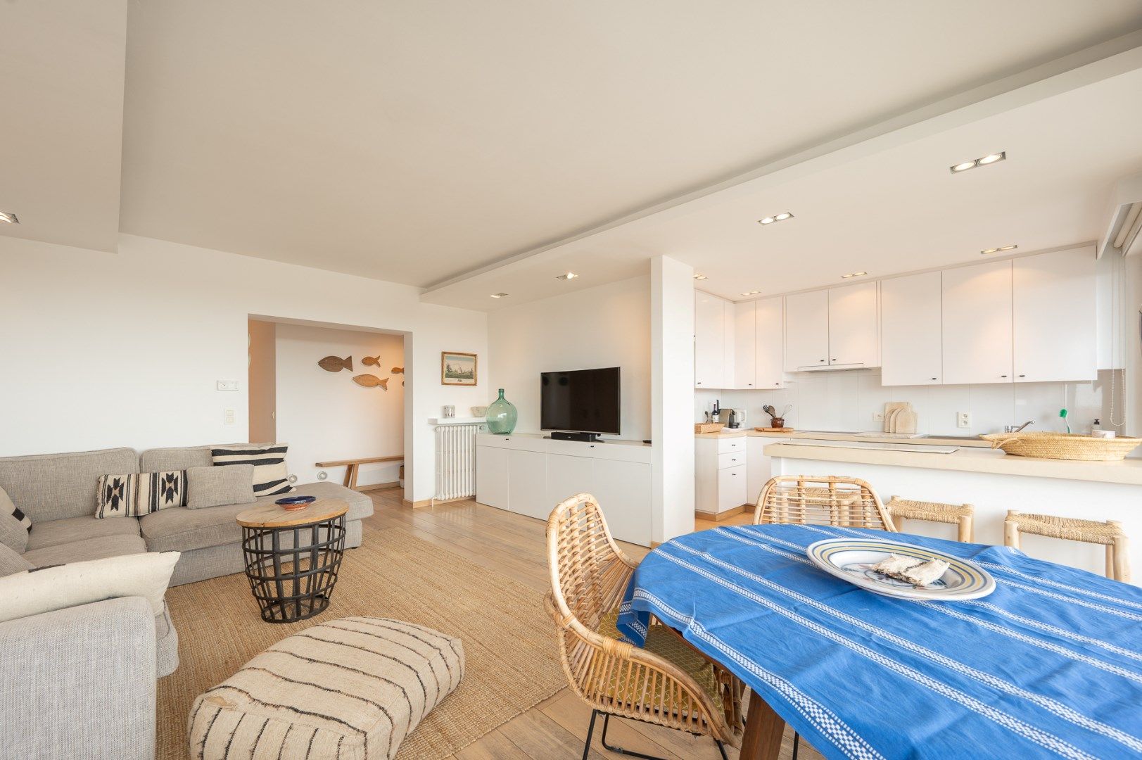Mooi gemeubeld appartement op de Kustlaan met prachtig zicht foto 8