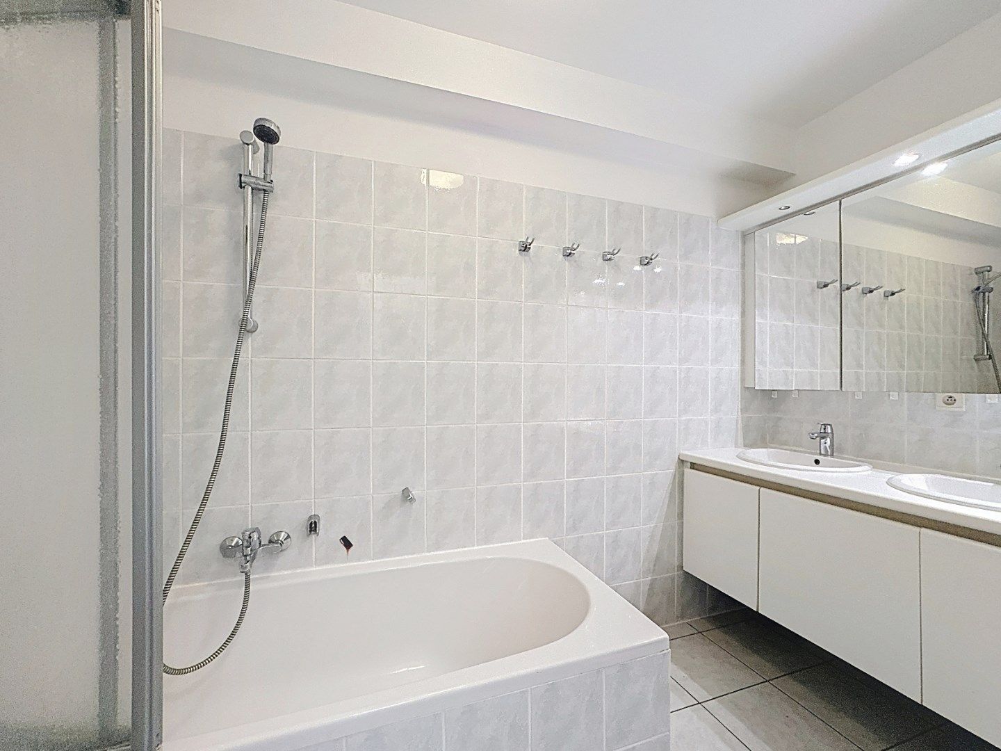 Centraal gelegen appartement met FRONTAAL ZEEZICHT foto 6