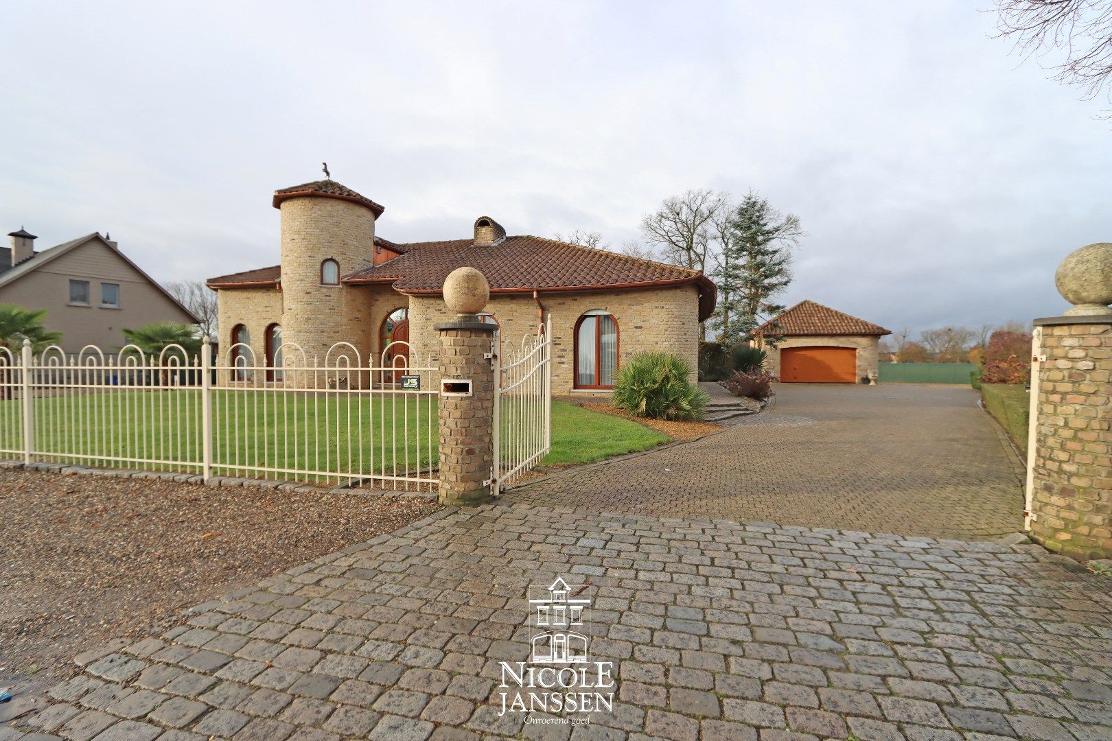 Villa te koop Rijksweg 580 - - 3630 Maasmechelen