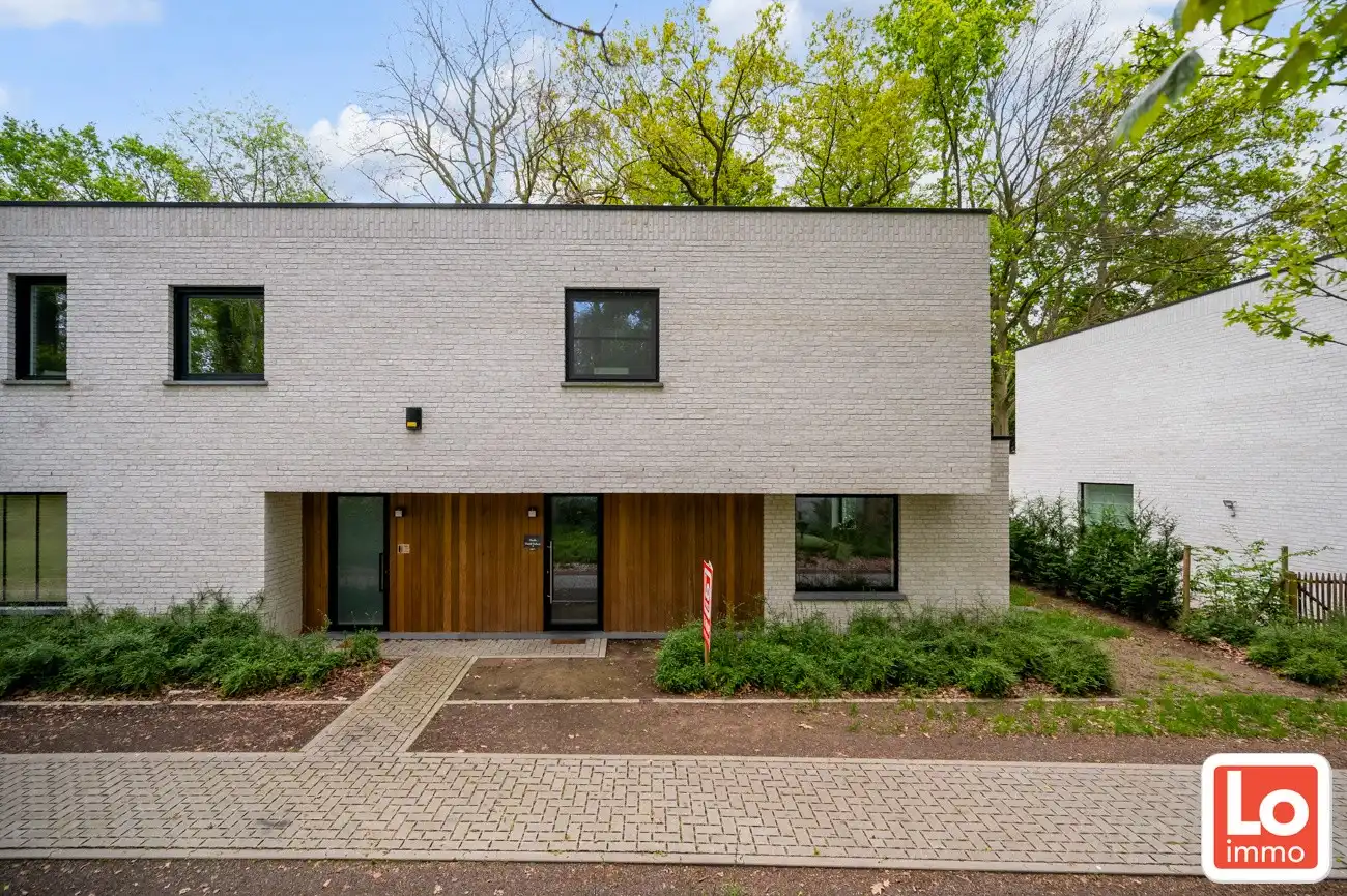 IN OPTIE! Uniek wonen in een hoogwaardige energie neutrale nieuwbouw aan de Gentbrugse Meersen foto {{pictureIndex}}