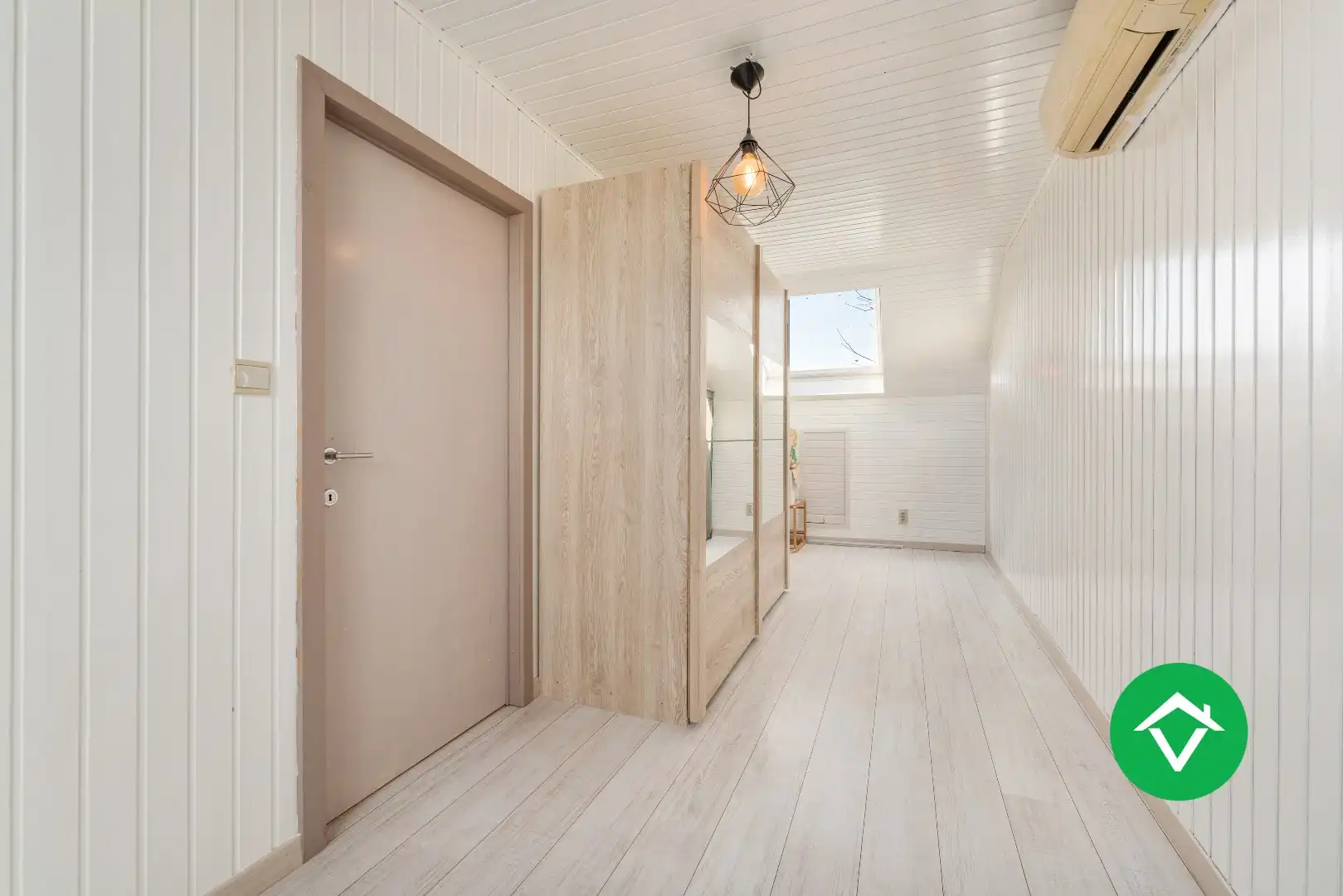 Functionele woning met drie slaapkamers, garage en ruime oprit te Ichtegem foto 12