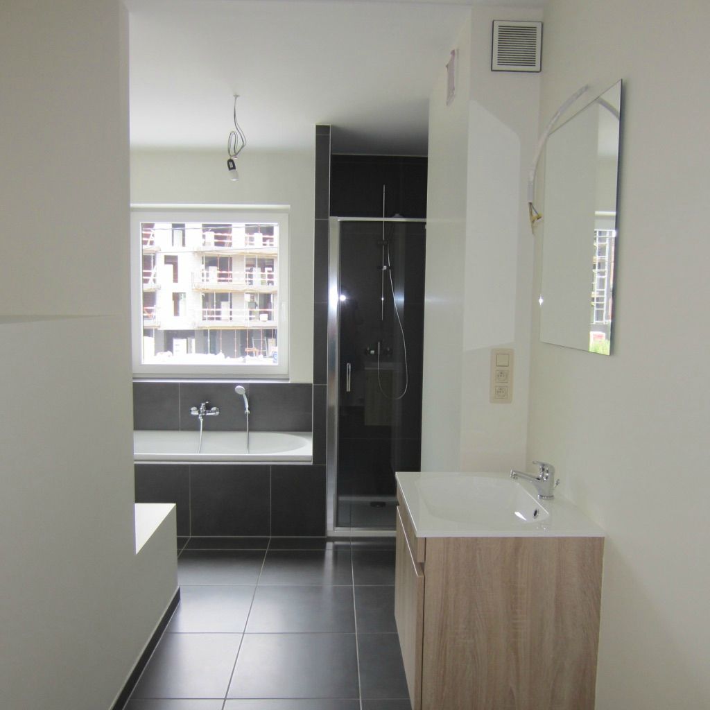 Mooie woning in rustige buurt met tuin en carport foto 8