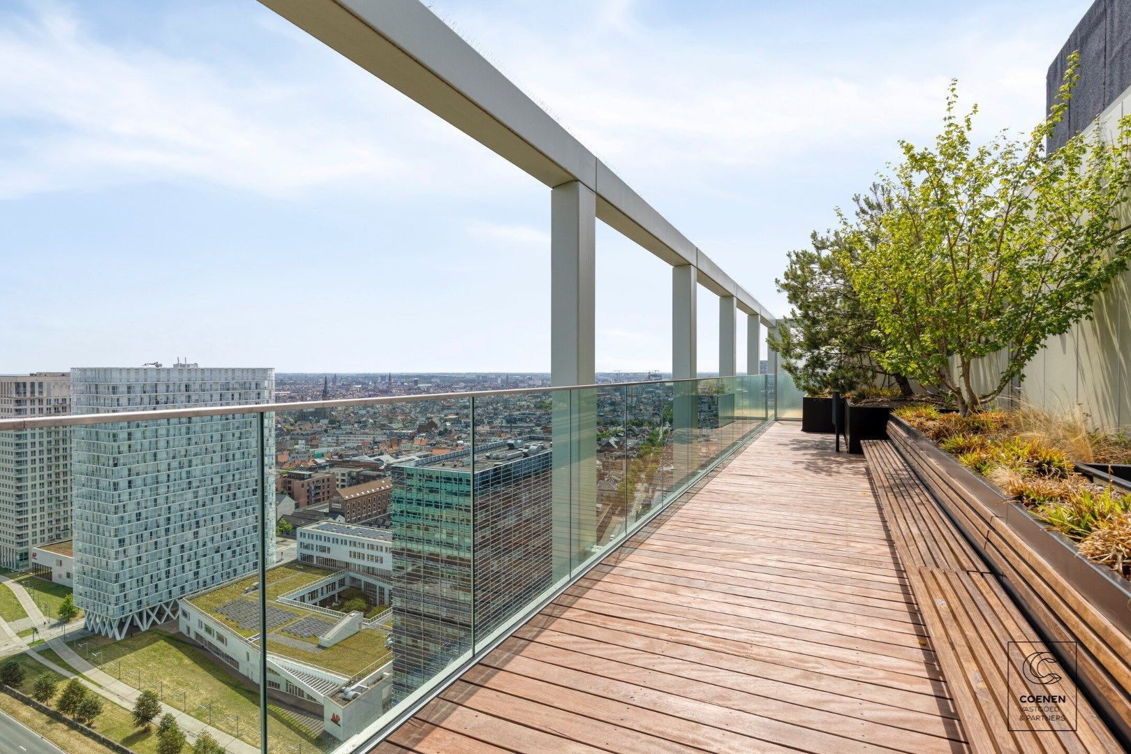 Design appartement van 83 m², twee slaapkamers en een ruim terras met een prachtig uitzicht over Antwerpen! foto 17
