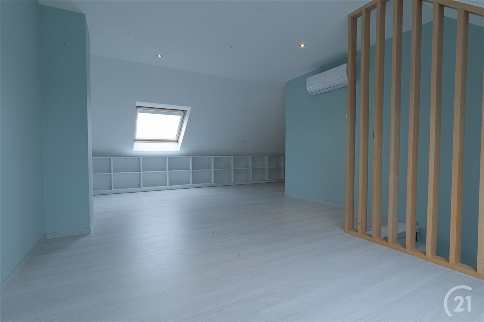 Moderne,  luxueuse  3 gevelwoning met tuin en carport op 3 are 77 foto 20
