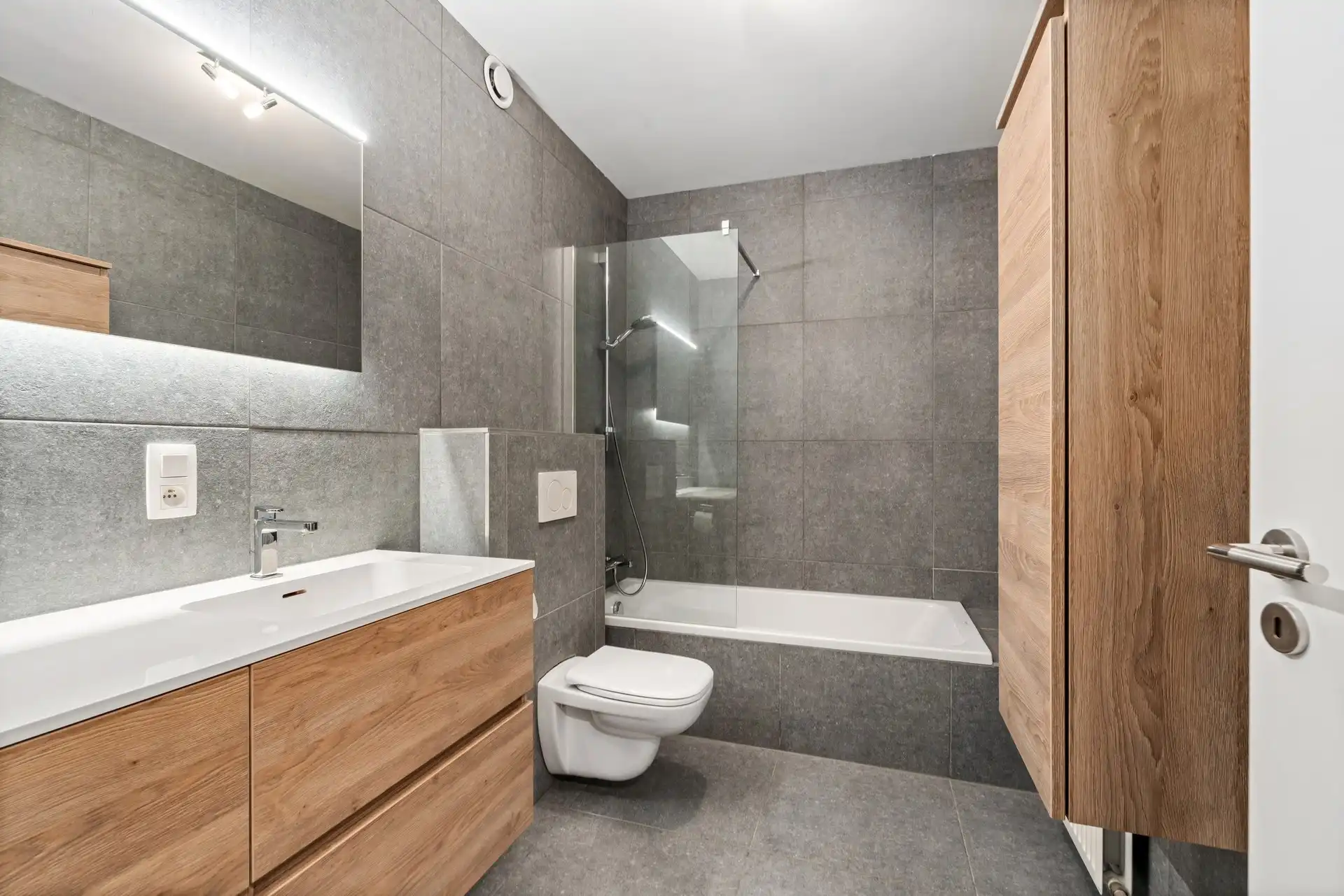 Stijlvol 2-slaapkamerappartement van 86 m² met hoogwaardige afwerking op toplocatie in Mortsel foto 11