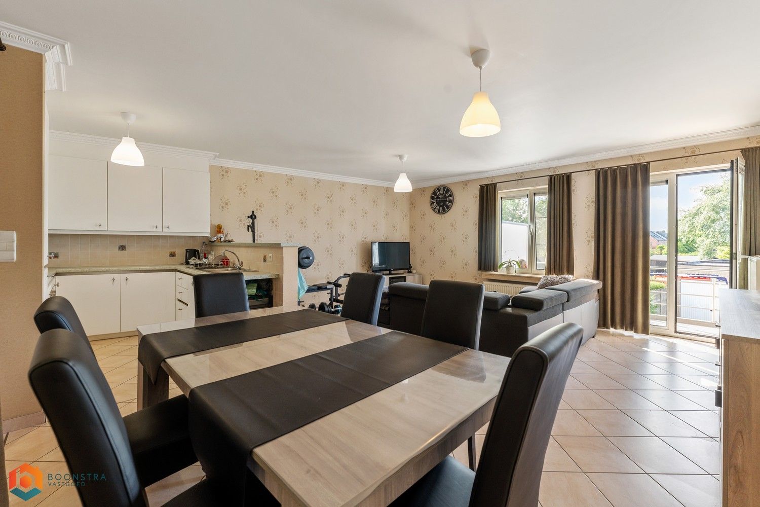 Instapklaar appartement met 2 slpkrs in centrum Putte foto 3
