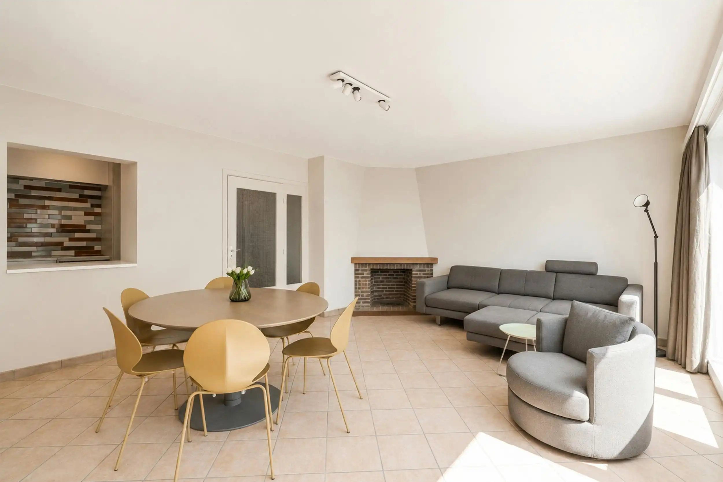 Ruim appartement met twee slaapkamers te koop op topligging foto 6