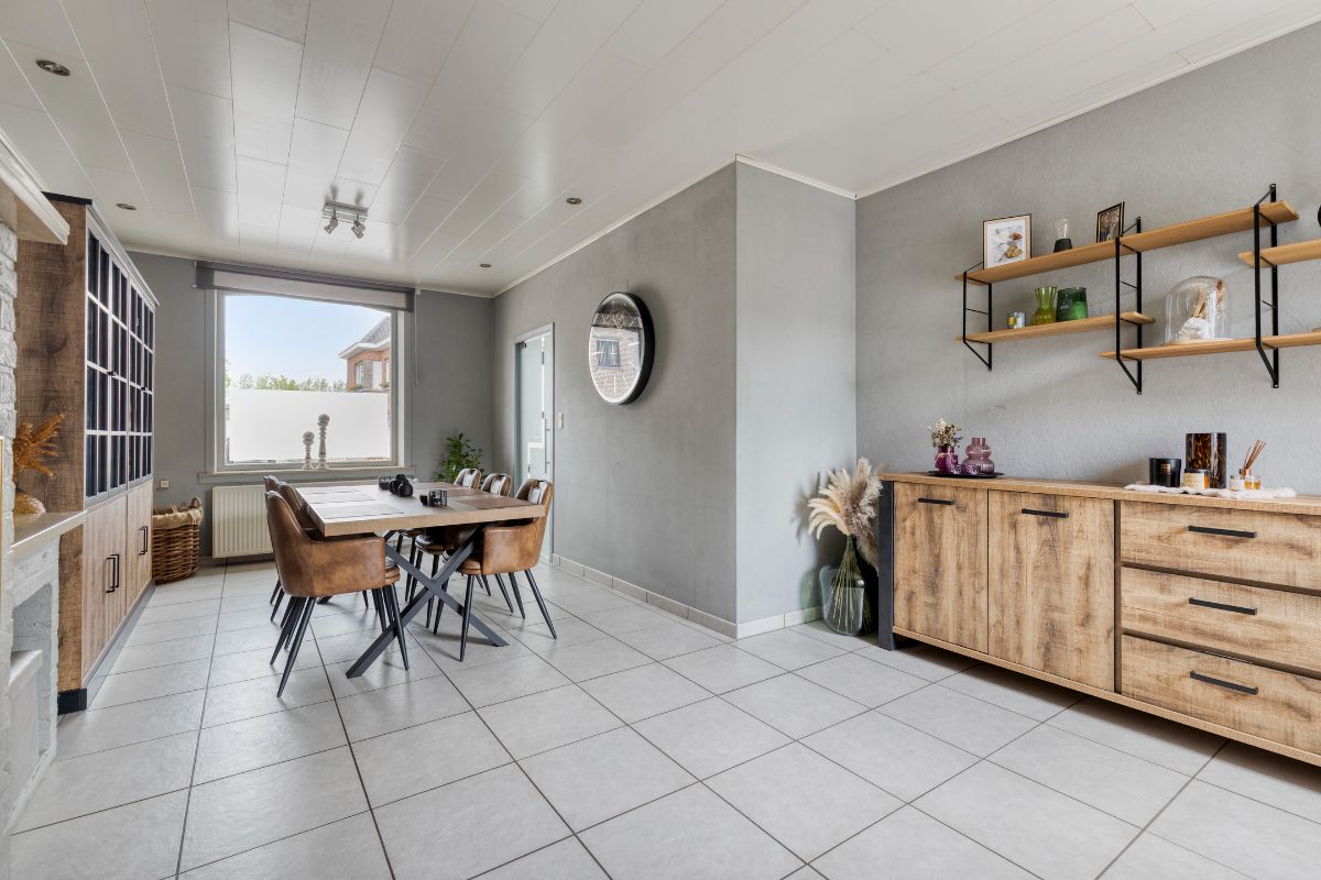 Instapklare gezinswoning met prachtige tuin en garage foto 12