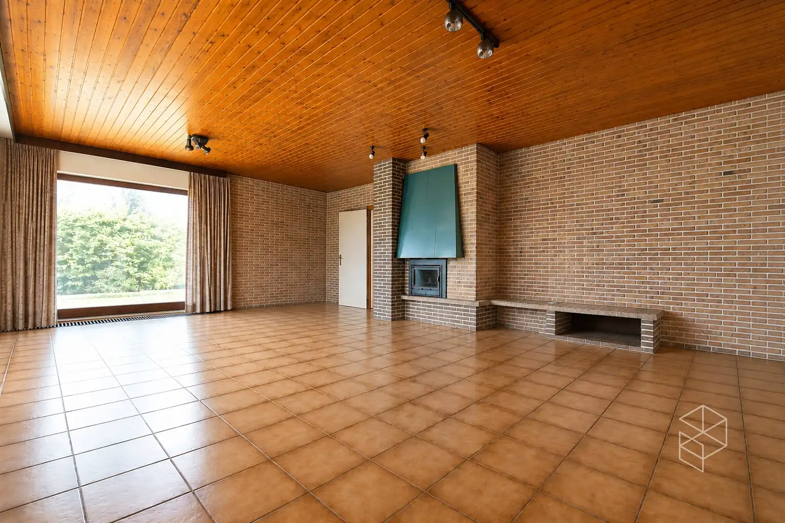 Centraal gelegen gelijkvloerse woning met royale tuin op 1636m² foto 4