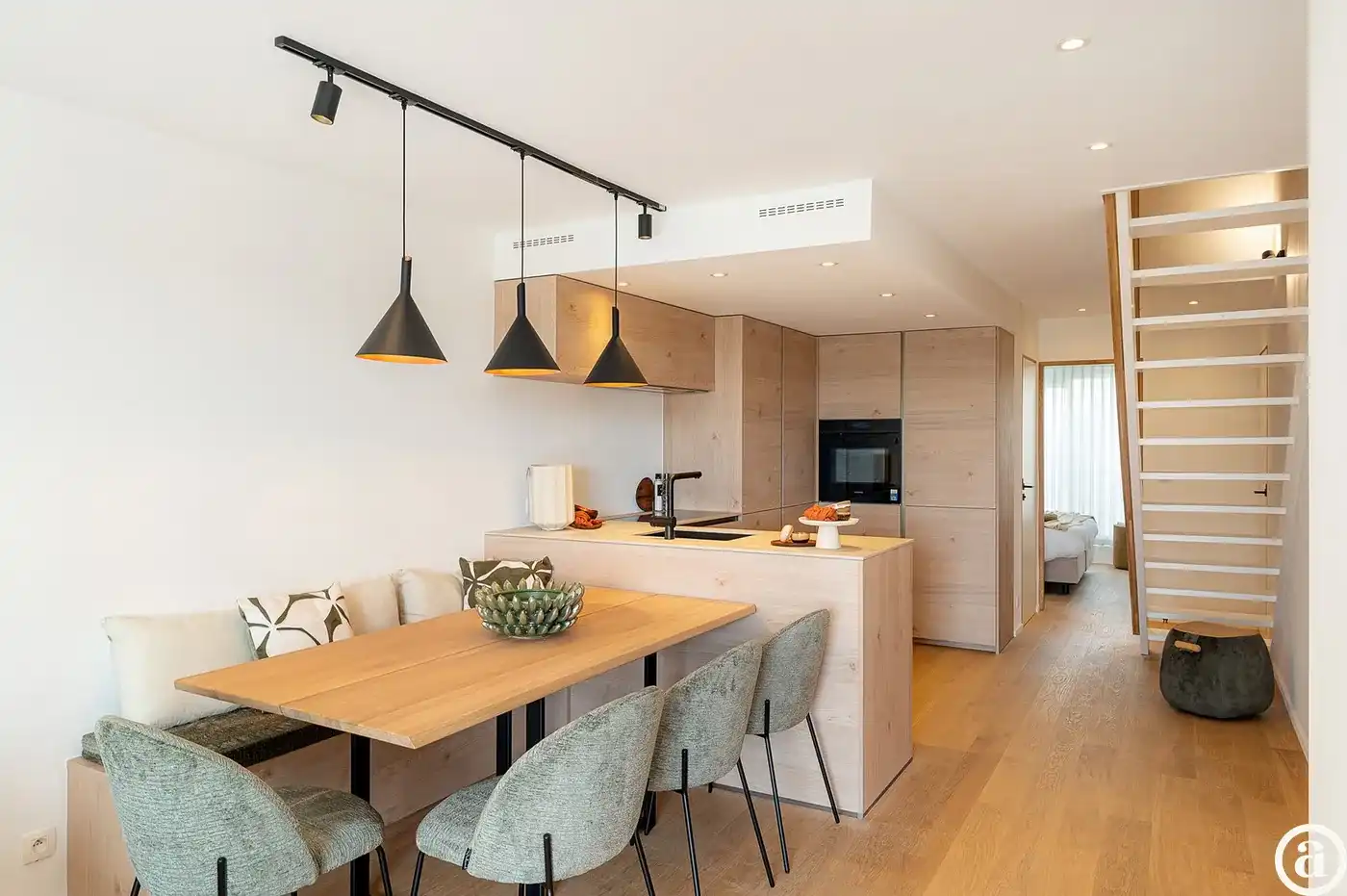 Zonnig gerenoveerd duplex penthouse appartement te Zoute.  foto 11