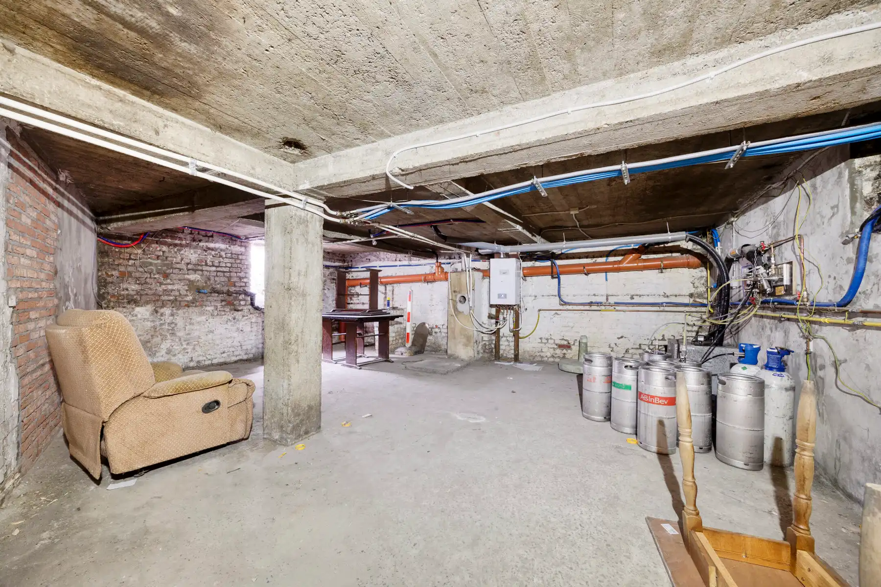 Handelspand met 2 vergunde appartementen  foto 25