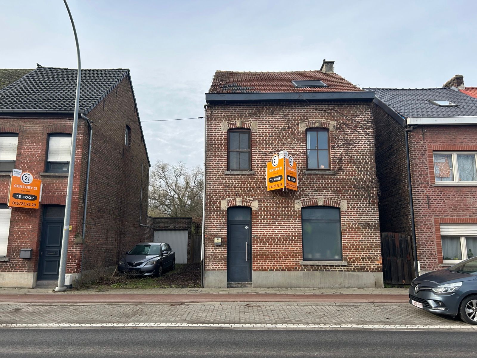 Op te frissen/ te renoveren woning nabij verbindingswegen foto 14