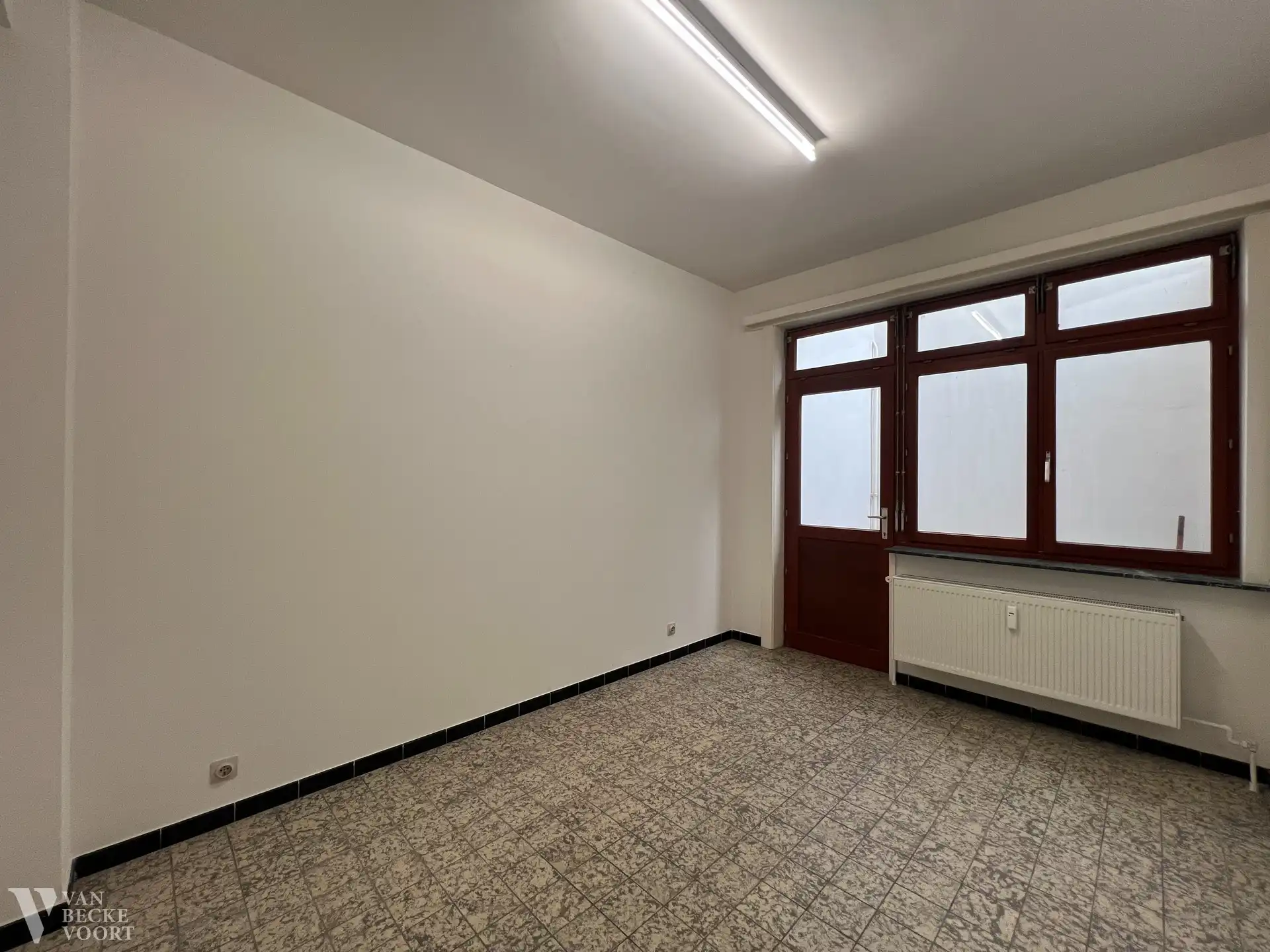 Handelsgelijkvloers 110m² foto 11